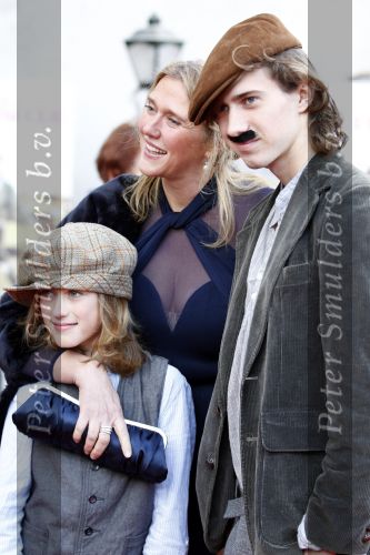 Kaatsheuvel 21 november 2010
Premiere Kruimeltje in het eftelingtheater. Ingeborg Wieten met kinderen
Peter Smulders bv