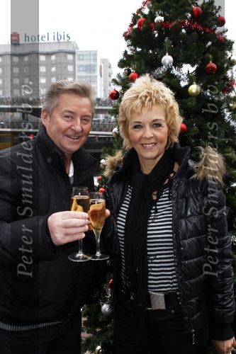Amsterdam 18 november 2010
Doop rondvaartboot van jan Keizer en Annie Schilders bij Lovers.
Peter Smulders bv