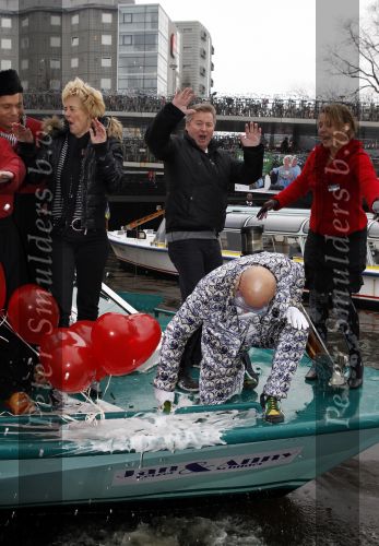 Amsterdam 18 november 2010
Doop rondvaartboot van jan Keizer en Annie Schilders bij Lovers.
Peter Smulders bv