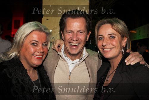 Utrecht, 7 December 2010
Kerstborrel van Princess
Jan Willem Bruggenwirth met Petra Ouborg en Els Ouborg
Foto Peter Smulders BV