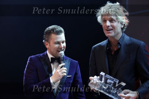 Amsterdam 20 november 2010
Uitreiking JFK award in de passengers terminal. Jeroen Pauw met Winston Gerschtanowitz en Hens Begijn
Peter Smulders bv