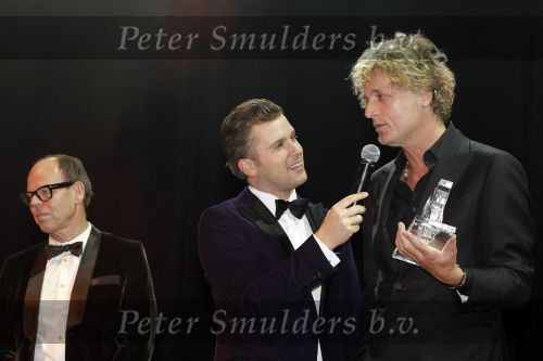 Amsterdam 20 november 2010
Uitreiking JFK award in de passengers terminal. Jeroen Pauw met Winston Gerschtanowitz en Hens Begijn
Peter Smulders bv