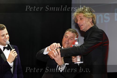 Amsterdam 20 november 2010
Uitreiking JFK award in de passengers terminal. Jeroen Pauw met Winston Gerschtanowitz en Hens Begijn
Peter Smulders bv