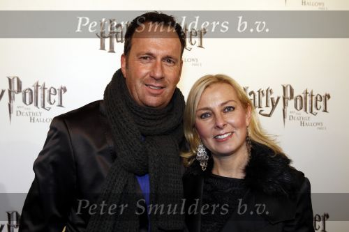 Utrecht 16 november 2010
Premiere Harry Potter film bij het spoorweg museum in Utrecht. Jochem v Gelder met vrouw en kinderen
Peter Smulders bv