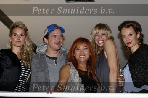 Amsterdam 22 november 2010
Feestje ivm 10 jarig bestaan kapsalon. Nicolette Kluijver Johnnny de Mol Peggy Vrijens en Kim Pieters
Peter Smulders bv