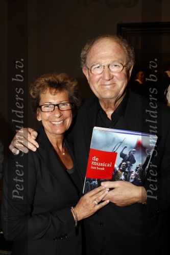 Amsterdam 8 november 2010
Presentatie van het musical boek in het stedelijk museum. Joop en Janine v d Ende
Peter Smulders bv