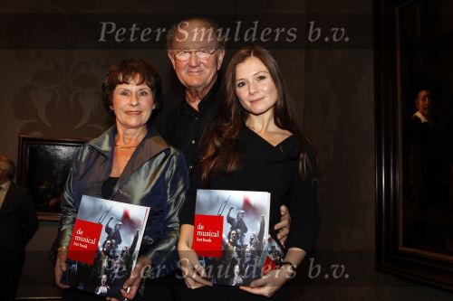 Amsterdam 8 november 2010
Presentatie van het musical boek in het stedelijk museum. Joop v d Ende met Celine Purcell en ...
Peter Smulders bv