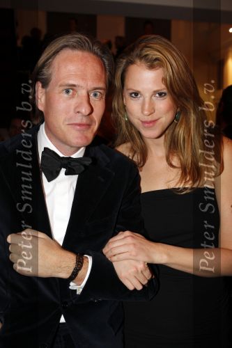 Amsterdam 28 november 2010
Opening nieuwe de la Mar theater en premiere van le cage aux falles. jort Kelder met een kennis
Peter Smulders bv