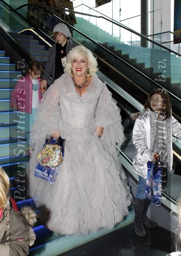 Amsterdam 27 november 2010
premiere bij pathe arena. Karin Bloemen
Peter Smulders bv
