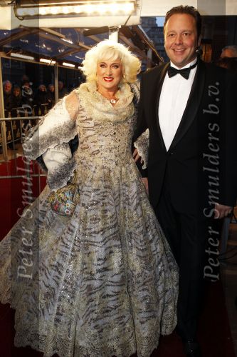 Amsterdam 28 november 2010
Opening Nieuwe de la Mar theater en premiere Le cage aux folles. Karin Bloemen
Peter Smulders bv