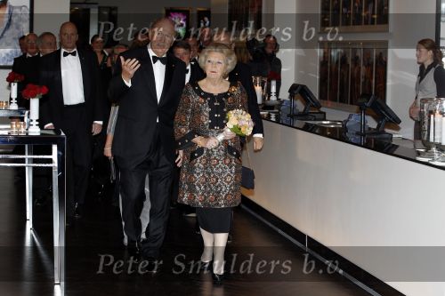 Amsterdam 28 november 2010
Opening Nieuwe de la Mar theater en premiere Le cage aux folles. Koningin Beatrix
Peter Smulders bv
