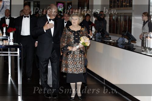 Amsterdam 28 november 2010
Opening Nieuwe de la Mar theater en premiere Le cage aux folles. Koningin Beatrix
Peter Smulders bv