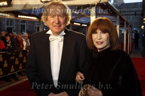 Amsterdam 28 november 2010
Opening Nieuwe de la Mar theater en premiere Le cage aux folles. Liesbeth List met man
Peter Smulders bv