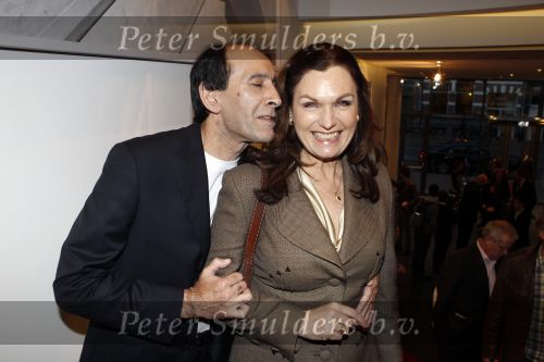 Amsterdam 15 november 2010
Presentatie boek nieuwe de la mar theater. Liz Snoyink met argentijnse vriend
Peter Smulders bv