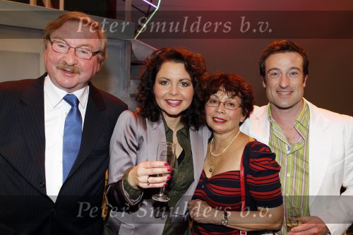 Zaandam 22 november 2010
Premiere musical Volendam in het zaantheater met Maaike Widdershoven in de hoofdrol.
Peter Smulders bv