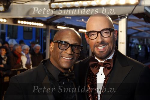 Amsterdam 28 november 2010
Opening Nieuwe de la Mar theater en premiere Le cage aux folles. maik de Boer met een kennis
Peter Smulders bv