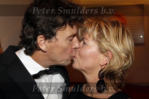 Amsterdam 28 november 2010
Opening nieuwe de la Mar theater en premiere van le cage aux falles. Marc Klein Essink met moeder en Ella v Rumpt
Peter Smulders bv