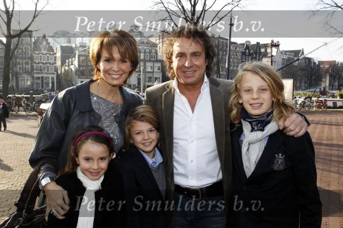 Amsterdam 21 november 2010
Premiere het Geheim in het muziektheater. Marco Leontien Luca Senna en Jada Borsato
Peter Smulders bv