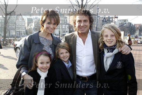 Amsterdam 21 november 2010
Premiere het Geheim in het muziektheater. Marco Leontien Luca Senna en Jada Borsato
Peter Smulders bv