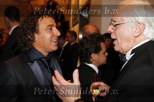 Amsterdam 28 november 2010
Opening nieuwe de la Mar theater en premiere van le cage aux falles. Marco en Leontine Borsato
Peter Smulders bv