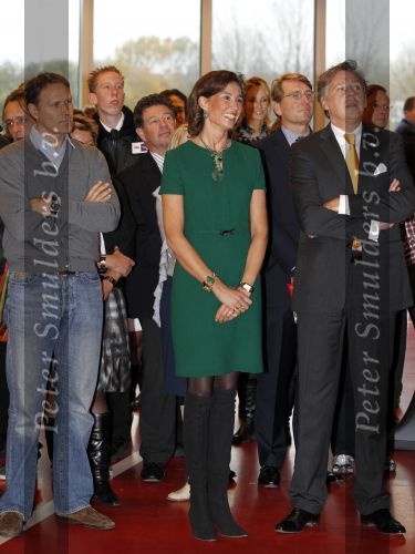 Amsterdam 8 november 2010
Opening Ronald Mac Donald sport center door Prinses Marilene en Marco v Basten . Ed Nijpels is ook aanwezig.
Peter Smulders bv