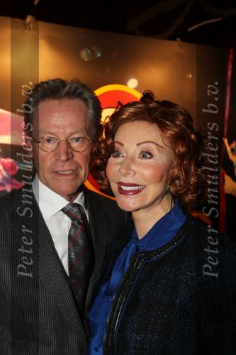Amsterdam, 21 November 2010
Spiegeltent Palazzo. Hermand den blijker kookt met zijn staf voorBN-ers en genodigden.
Marijke Helwegen met man
Foto Peter Smulders BV