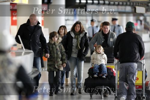 Schiphol 25 november 2010
Amanda Krabbe vertrekt voor 3 maanden naar Australie om daar aktie te gaan voeren tegen walvisvangst. martijn Bickel Achilles en de ouders van Amanda brengen haar weg.
Peter Smulders bv