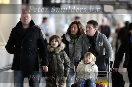 Schiphol 25 november 2010
Amanda Krabbe vertrekt voor 3 maanden naar Australie om daar aktie te gaan voeren tegen walvisvangst. martijn Bickel Achilles en de ouders van Amanda brengen haar weg.
Peter Smulders bv