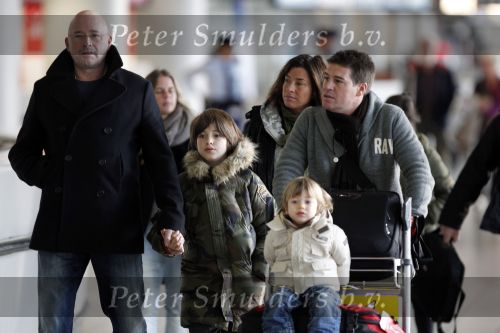 Schiphol 25 november 2010
Amanda Krabbe vertrekt voor 3 maanden naar Australie om daar aktie te gaan voeren tegen walvisvangst. martijn Bickel Achilles en de ouders van Amanda brengen haar weg.
Peter Smulders bv