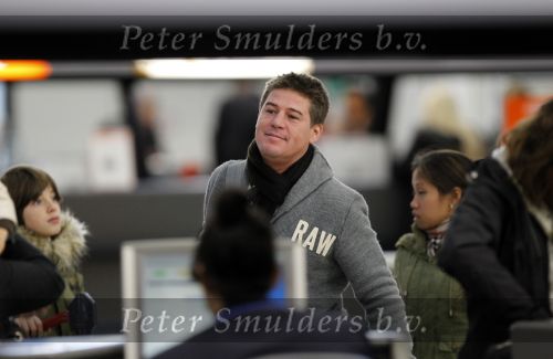 Schiphol 25 november 2010
Amanda Krabbe vertrekt voor 3 maanden naar Australie om daar aktie te gaan voeren tegen walvisvangst. martijn Bickel Achilles en de ouders van Amanda brengen haar weg.
Peter Smulders bv