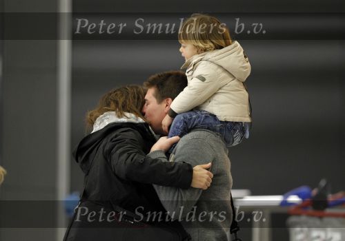 Schiphol 25 november 2010
Amanda Krabbe vertrekt voor 3 maanden naar Australie om daar aktie te gaan voeren tegen walvisvangst. martijn Bickel Achilles en de ouders van Amanda brengen haar weg.
Peter Smulders bv