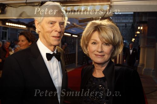 Amsterdam 28 november 2010
Opening Nieuwe de la Mar theater en premiere Le cage aux folles. Martine Bijl en Berend Boudewijn
Peter Smulders bv