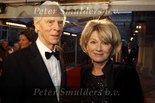Amsterdam 28 november 2010
Opening Nieuwe de la Mar theater en premiere Le cage aux folles. Martine Bijl en Berend Boudewijn
Peter Smulders bv