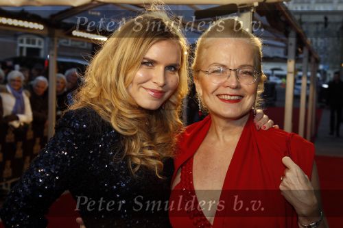 Amsterdam 28 november 2010
Opening Nieuwe de la Mar theater en premiere Le cage aux folles. Elise v d Meyden en Monica Strotman
Peter Smulders bv