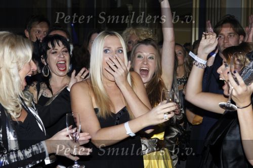Amsterdam 18 november 2010
Presentatie van de beau monde awards  in het Amstel hotel. Monique Smit en zus Jenny Smit   . Monique wint make over award
Peter Smulders