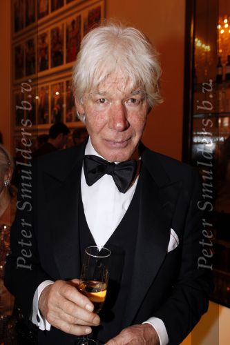 Amsterdam 28 november 2010
Opening nieuwe de la Mar theater en premiere van le cage aux falles. paul v Vliet
Peter Smulders bv