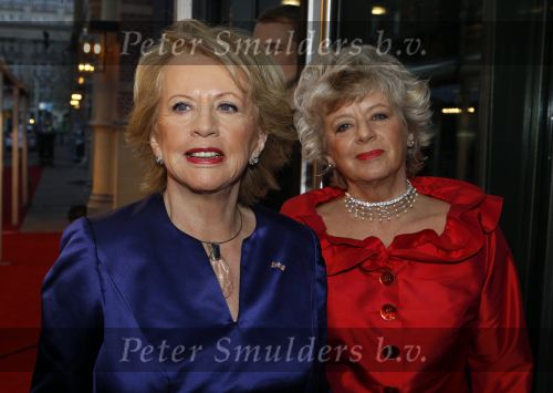 Amsterdam 28 november 2010
Opening Nieuwe de la Mar theater en premiere Le cage aux folles. Petra en Merel Lasseur
Peter Smulders bv