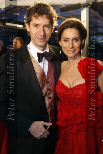 Amsterdam 28 november 2010
Opening Nieuwe de la Mar theater en premiere Le cage aux folles. Pia Douwes met broer
Peter Smulders bv