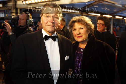 Amsterdam 28 november 2010
Opening Nieuwe de la Mar theater en premiere Le cage aux folles. Piet Hein Donner met vrouw
Peter Smulders bv