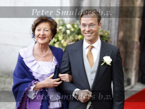 Brussel 20 november 2010
Trouwen Prins Carlos en Annemarie v Weezel in Brussel. Prinses jaime met de moeder van Annemarie
Peter Smulders bv
