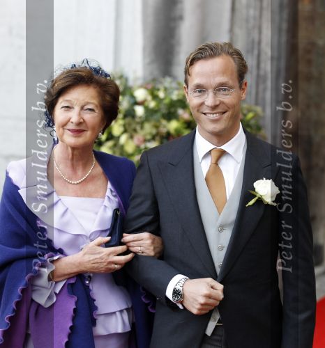 Brussel 20 november 2010
Trouwen Prins Carlos en Annemarie v Weezel in Brussel. Prinses jaime met de moeder van Annemarie
Peter Smulders bv
