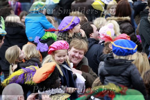 Scheveningen 13 november 2010
Prinses Maxima Prins WillemAlexander en Amalia Ariane en Alexia bij intocht sinterklaas.
Peter Smulders bv