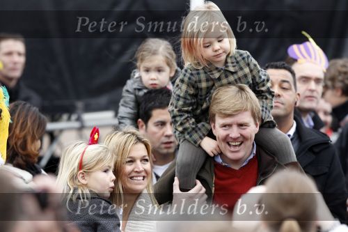 Scheveningen 13 november 2010
Prinses Maxima Prins WillemAlexander en Amalia Ariane en Alexia bij intocht sinterklaas.
Peter Smulders bv