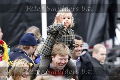 Scheveningen 13 november 2010
Prinses Maxima Prins WillemAlexander en Amalia Ariane en Alexia bij intocht sinterklaas.
Peter Smulders bv