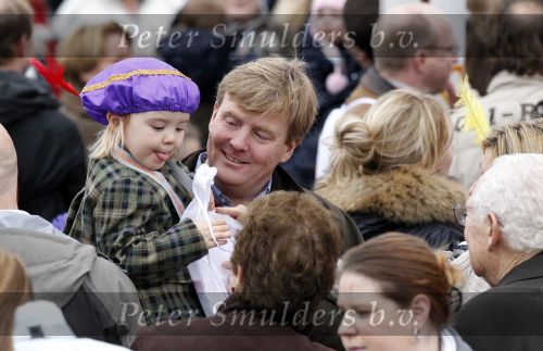 Scheveningen 13 november 2010
Prinses Maxima Prins WillemAlexander en Amalia Ariane en Alexia bij intocht sinterklaas.
Peter Smulders bv