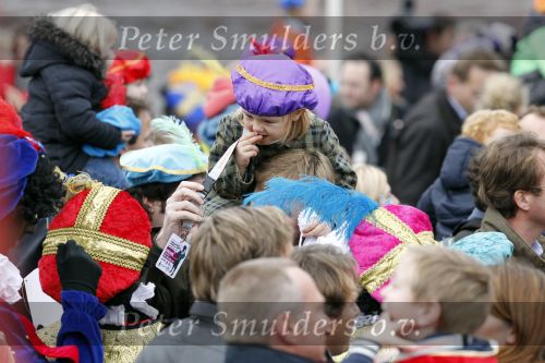 Scheveningen 13 november 2010
Prinses Maxima Prins WillemAlexander en Amalia Ariane en Alexia bij intocht sinterklaas.
Peter Smulders bv