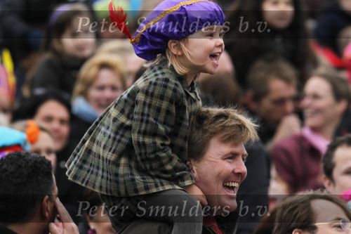 Scheveningen 13 november 2010
Prinses Maxima Prins WillemAlexander en Amalia Ariane en Alexia bij intocht sinterklaas.
Peter Smulders bv