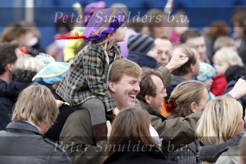 Scheveningen 13 november 2010
Prinses Maxima Prins WillemAlexander en Amalia Ariane en Alexia bij intocht sinterklaas.
Peter Smulders bv