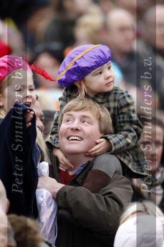 Scheveningen 13 november 2010
Prinses Maxima Prins WillemAlexander en Amalia Ariane en Alexia bij intocht sinterklaas.
Peter Smulders bv