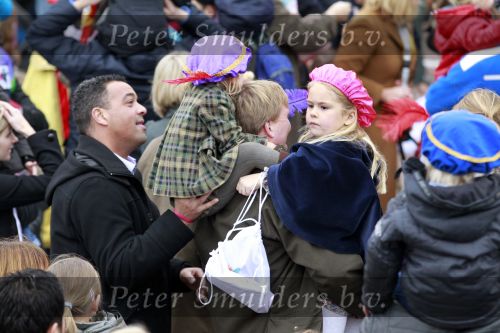 Scheveningen 13 november 2010
Prinses Maxima Prins WillemAlexander en Amalia Ariane en Alexia bij intocht sinterklaas.
Peter Smulders bv